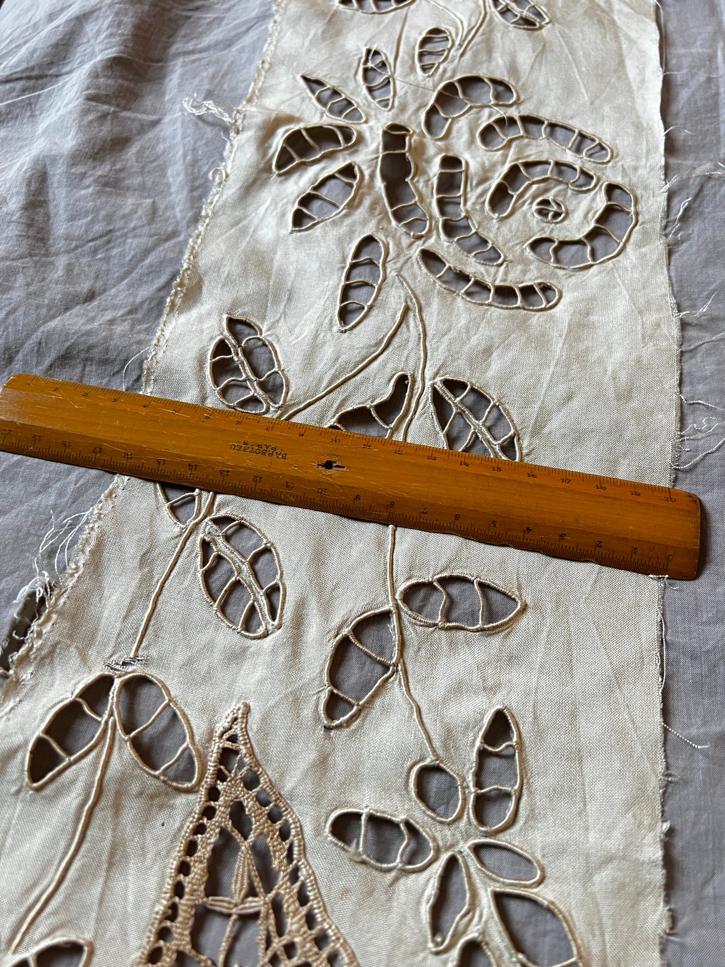 刺繍レース端布