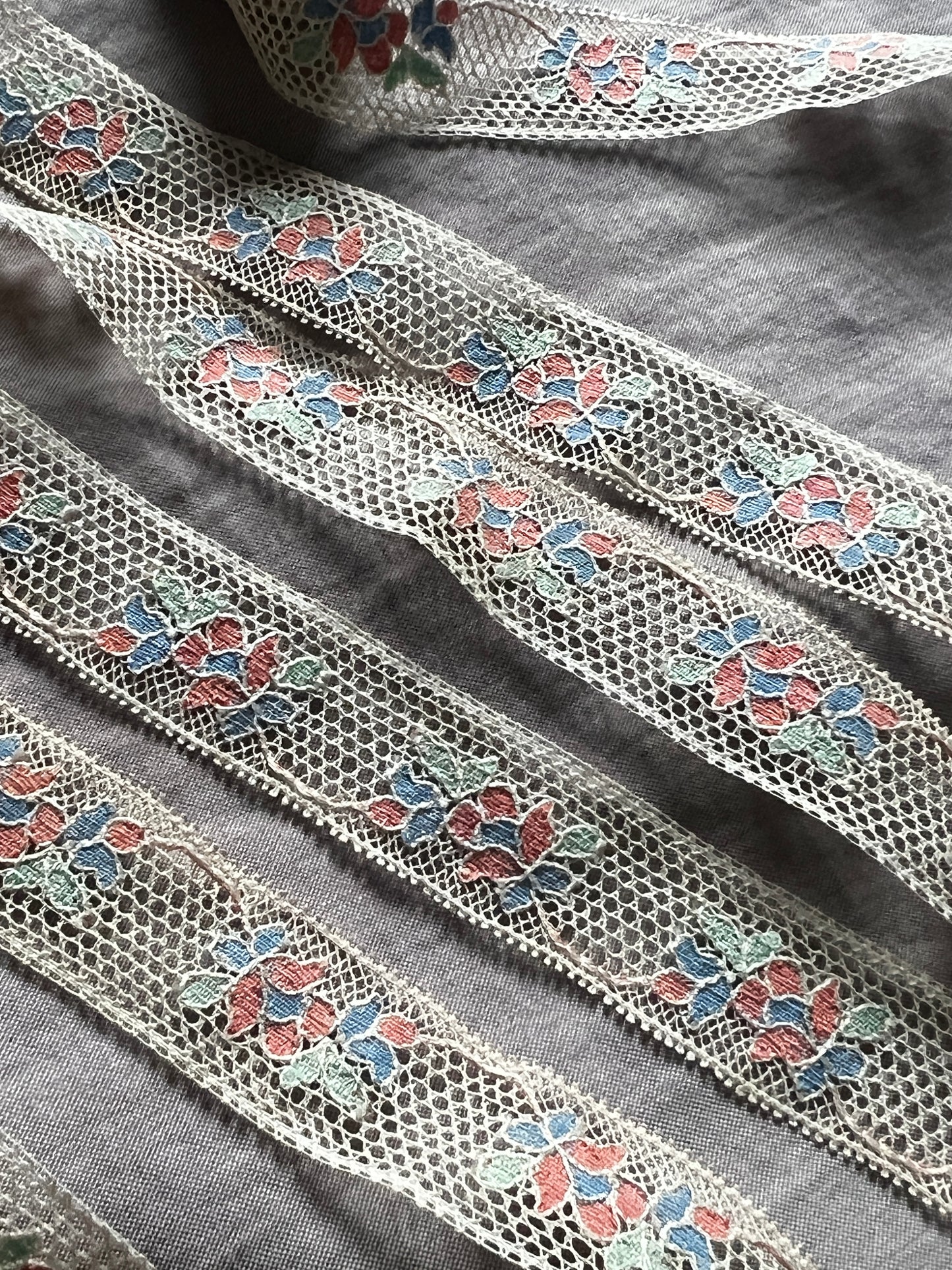 アンティークレース