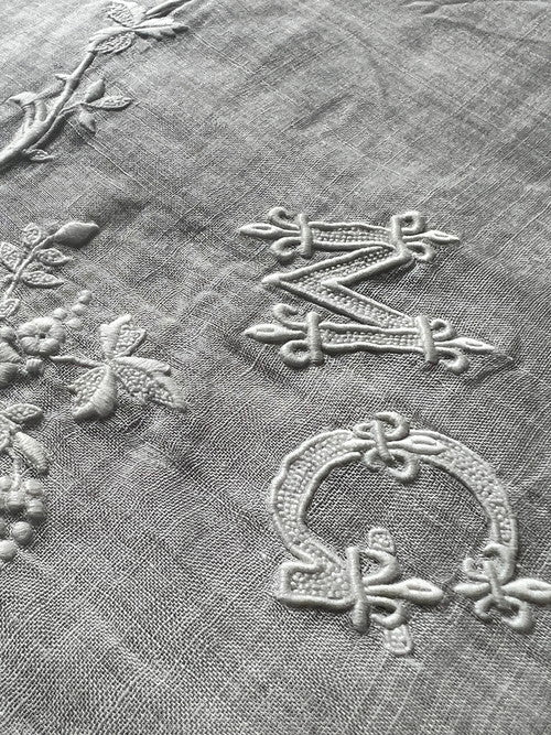 婚礼用白刺繍ハンカチ