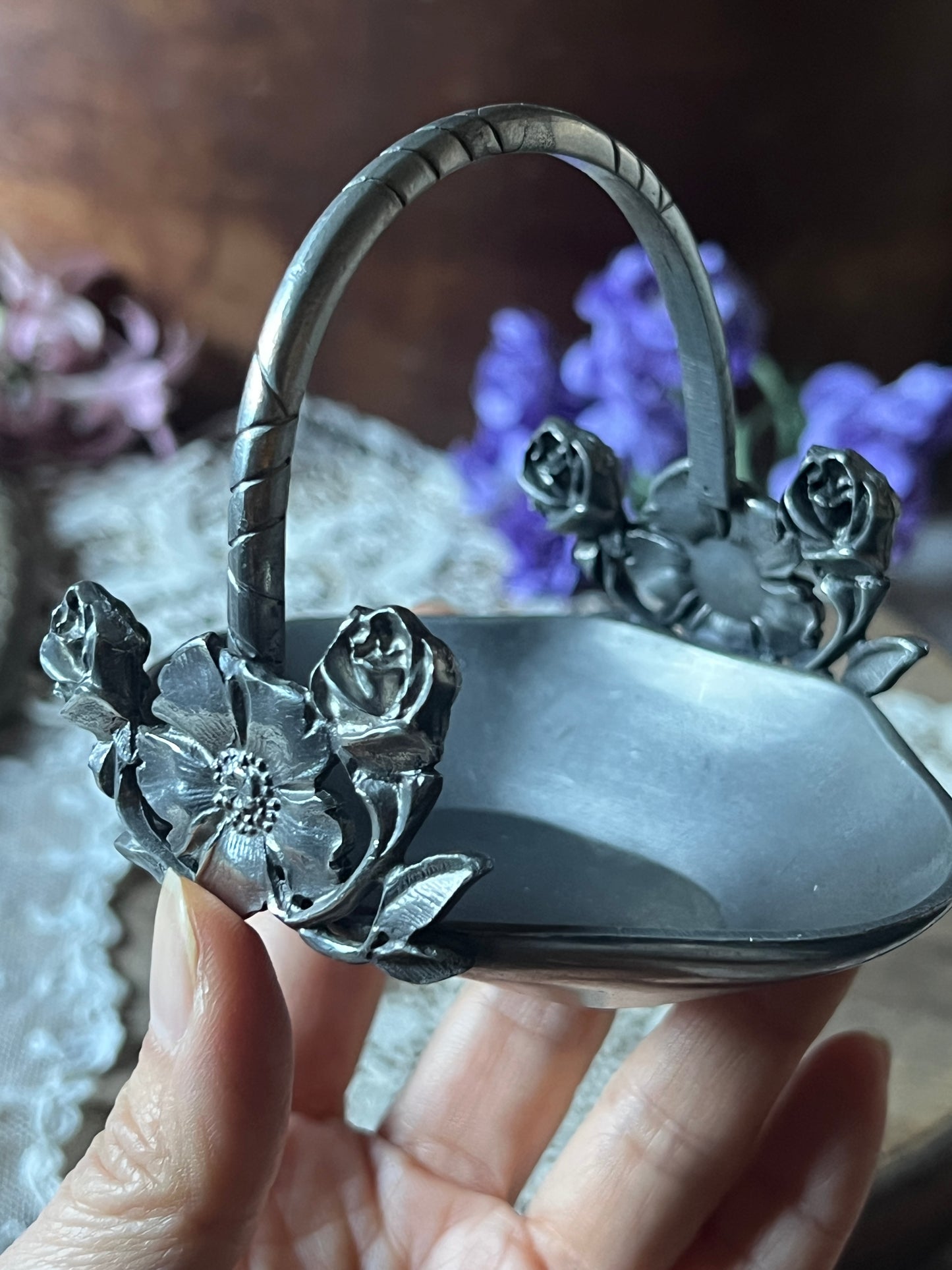 ★錫製の小さな花籠