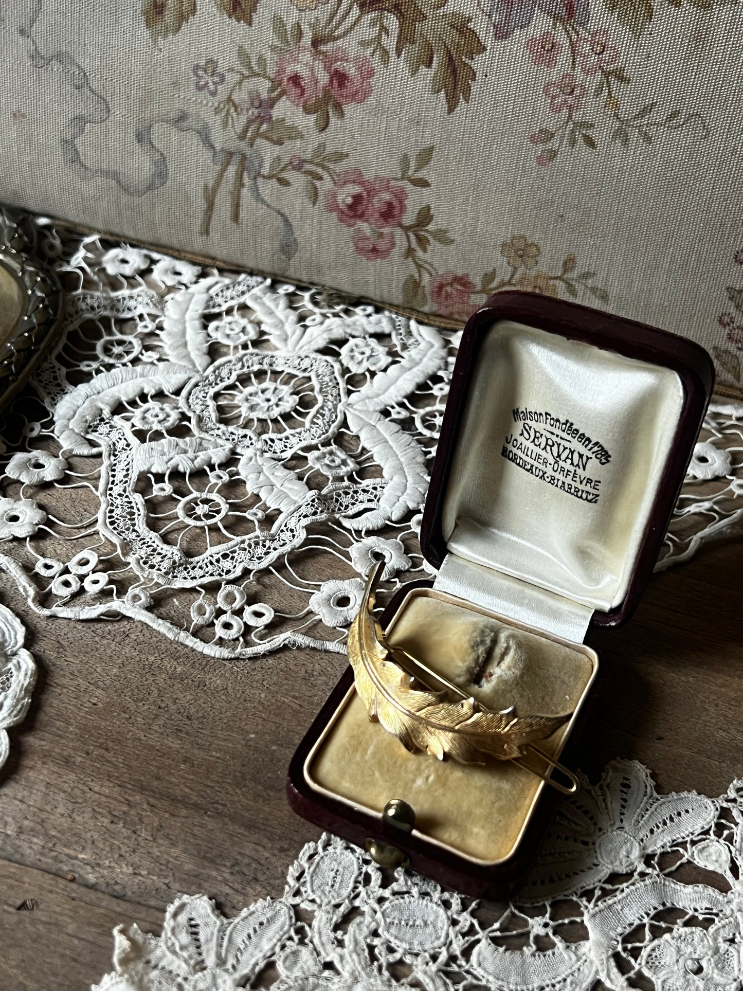 アンティーク飾りピン