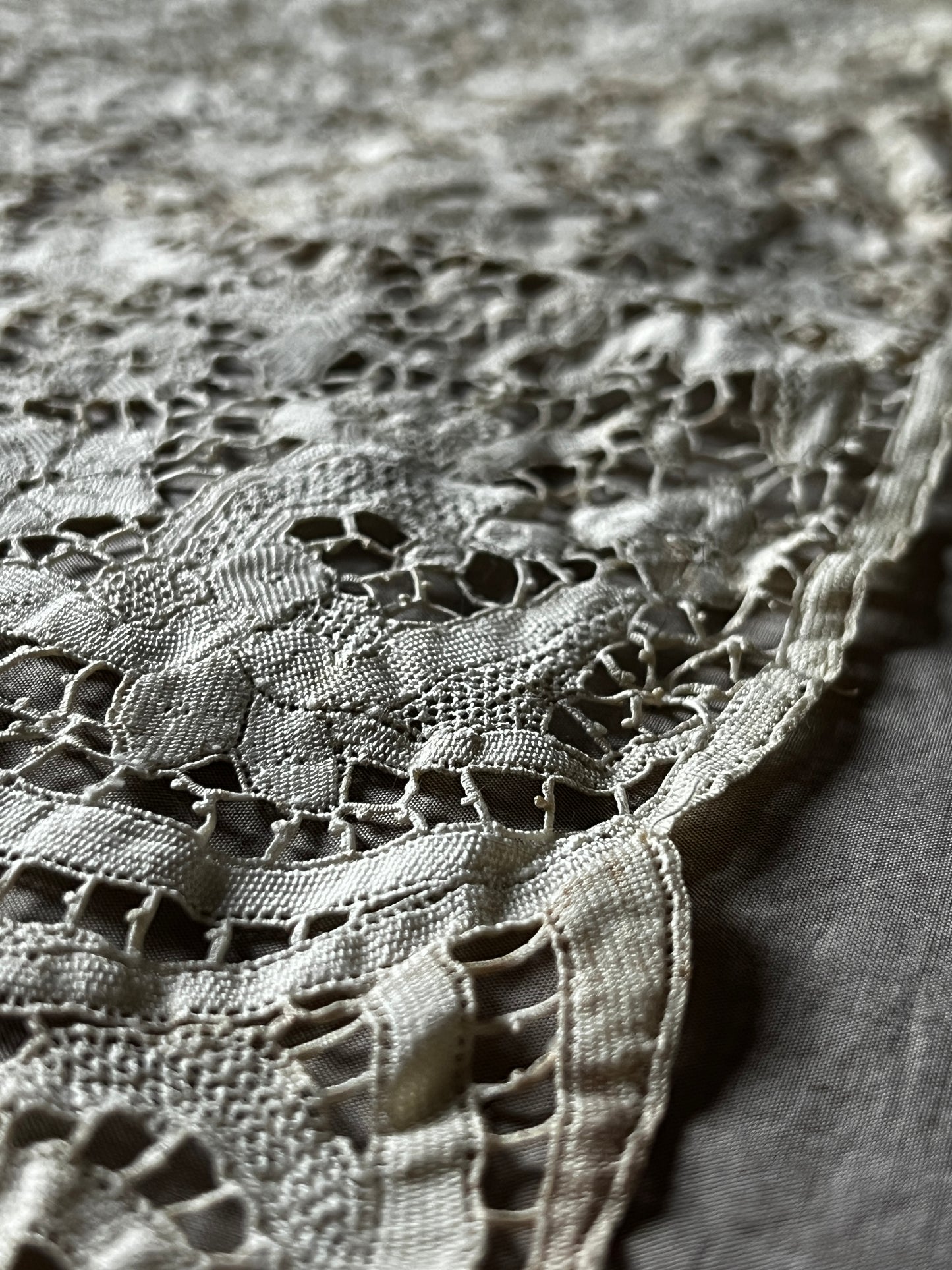 アンティークレースオーバルクロス