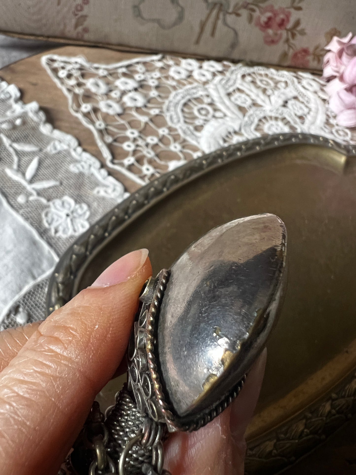 香水入れのネックレス