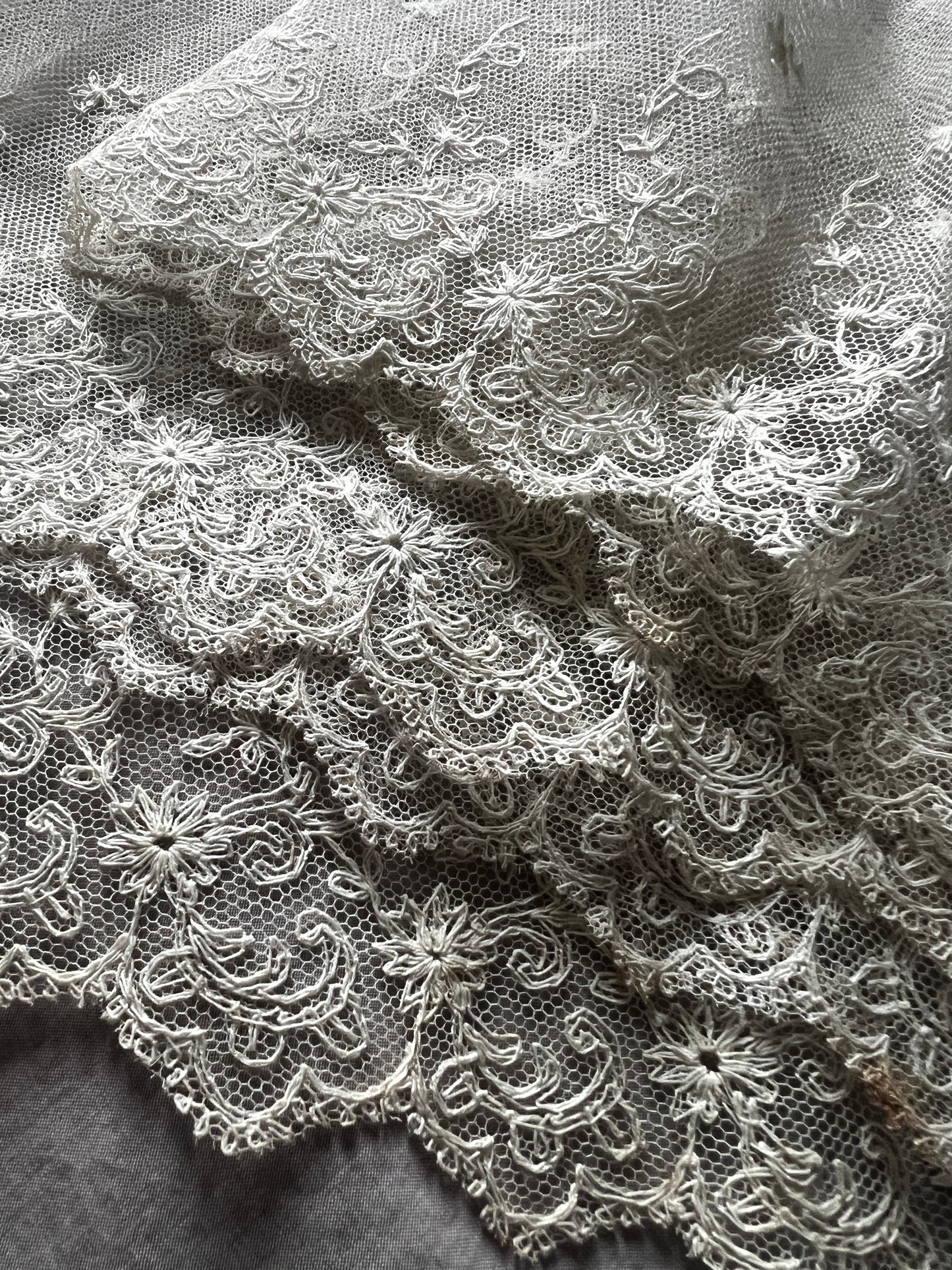 ★チュール刺繍レース