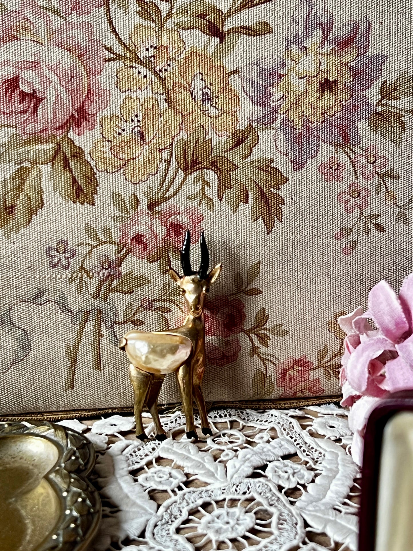 アンティークブローチ(角獣)