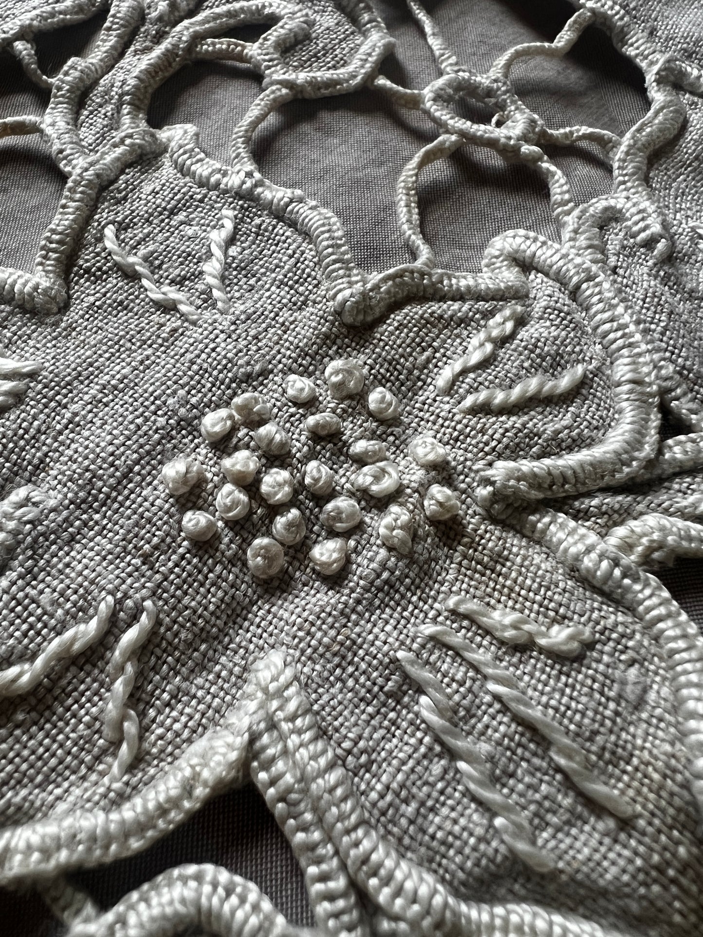 カットワーク刺繍クロス