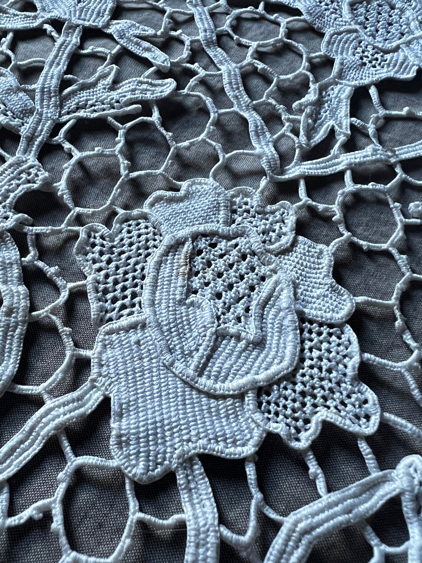 ★ニードルレースクロス