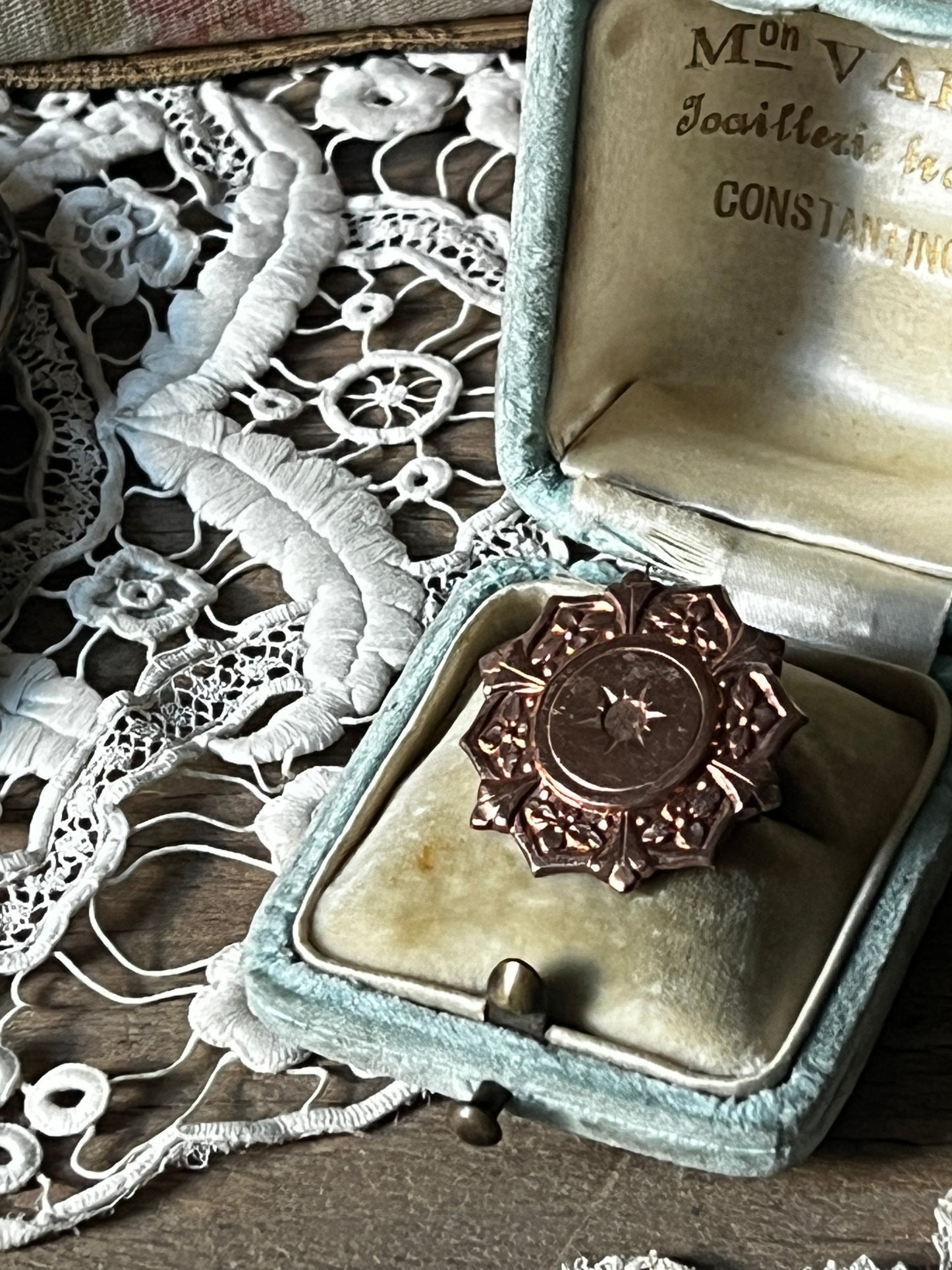 アンティークブローチ