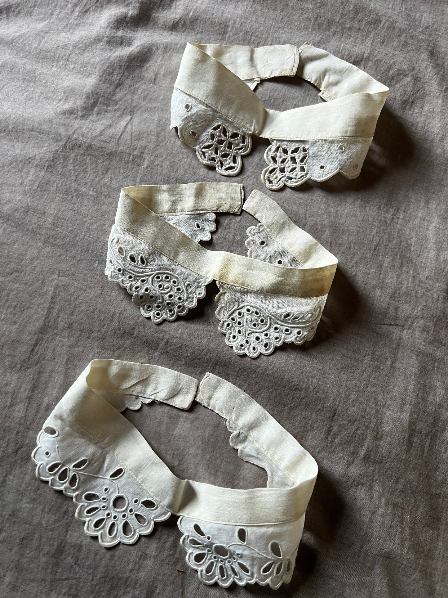 カットワーク刺繍襟飾りセット