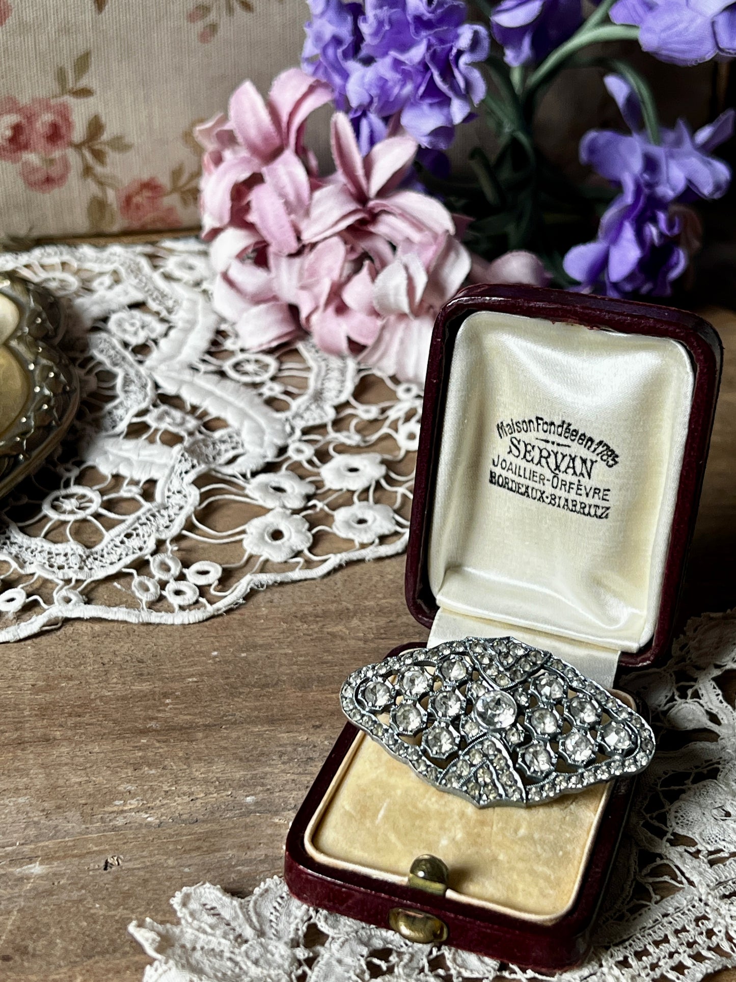 アンティークブローチ