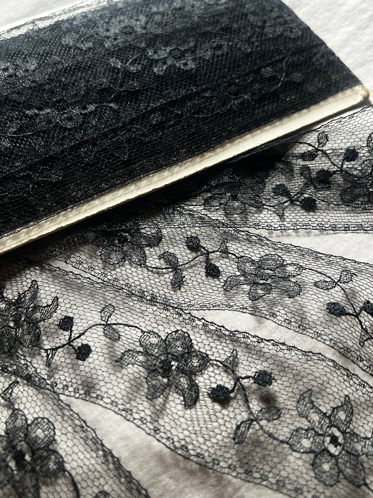 シルク黒レース