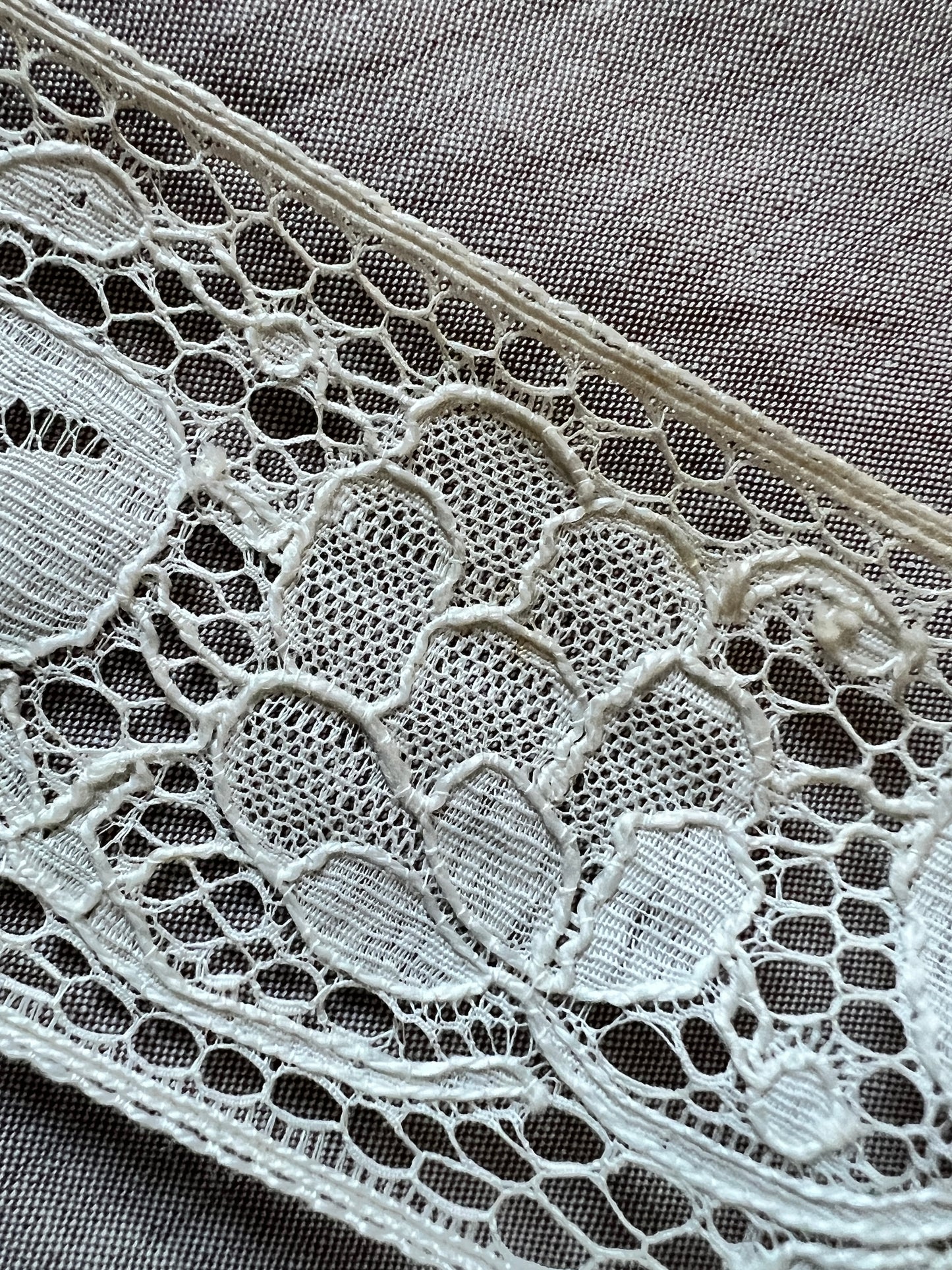 台紙巻きレース