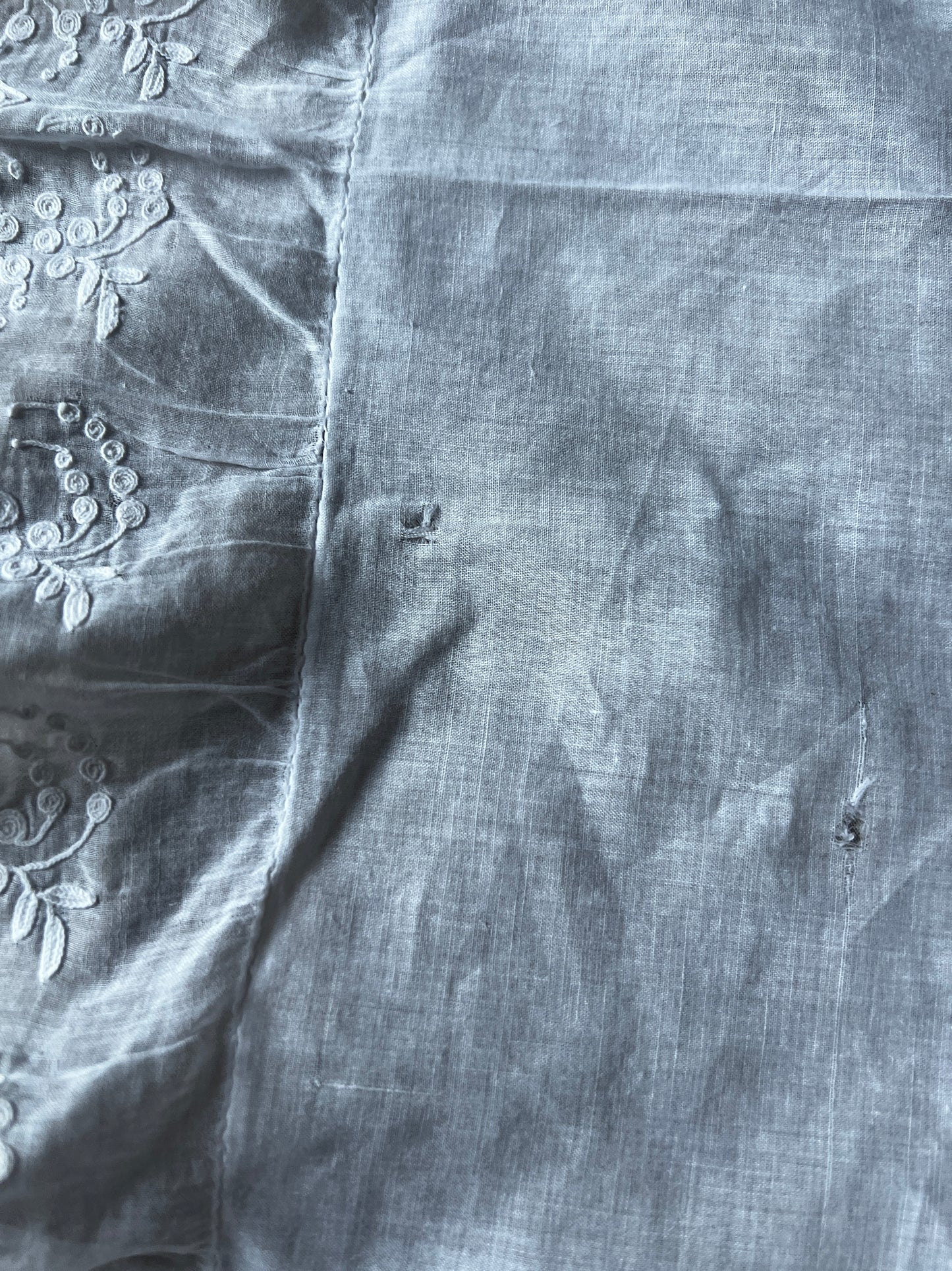 刺繍入り飾り布(ダメージ)