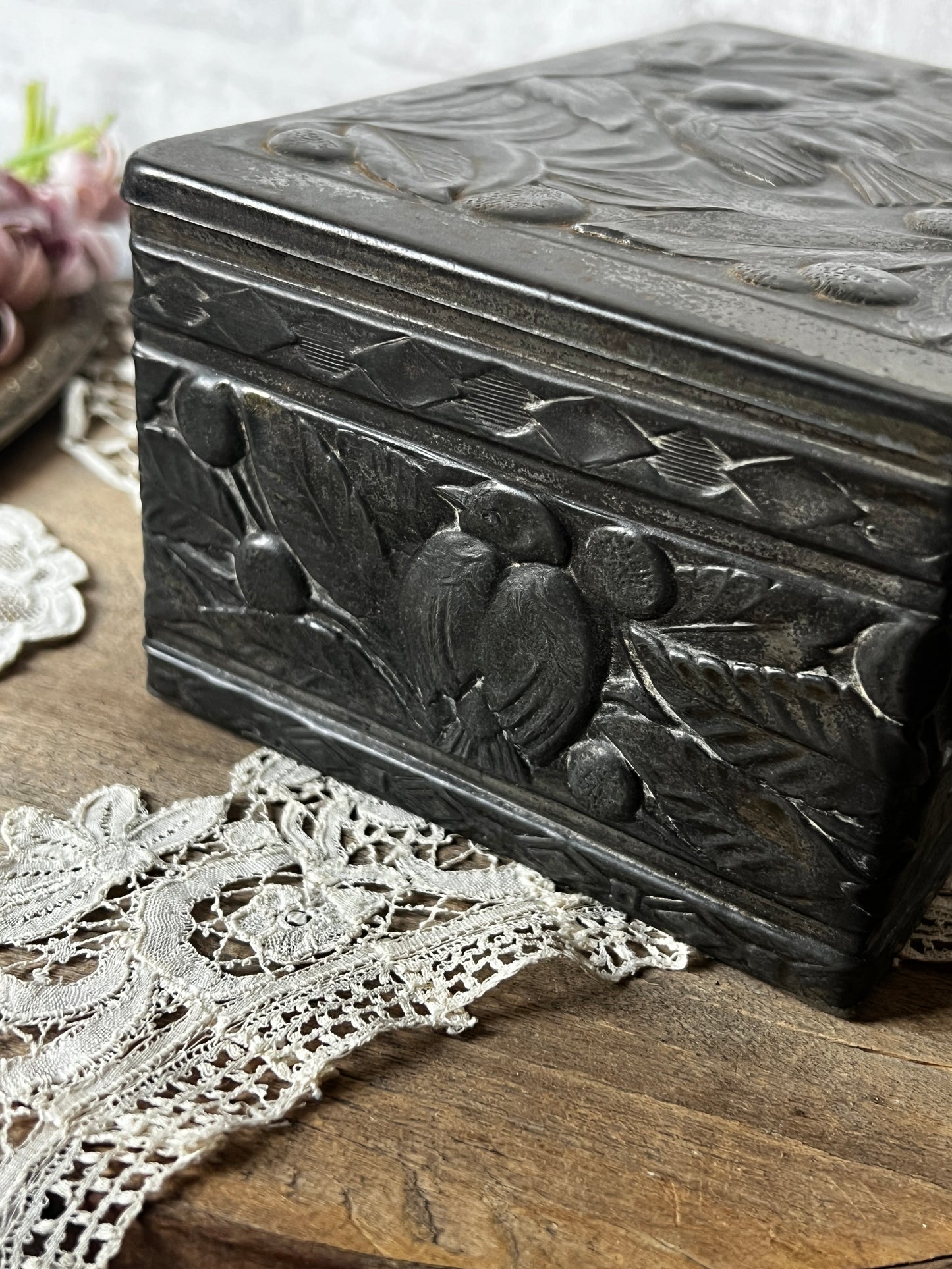 鳥模様エンボスTin缶