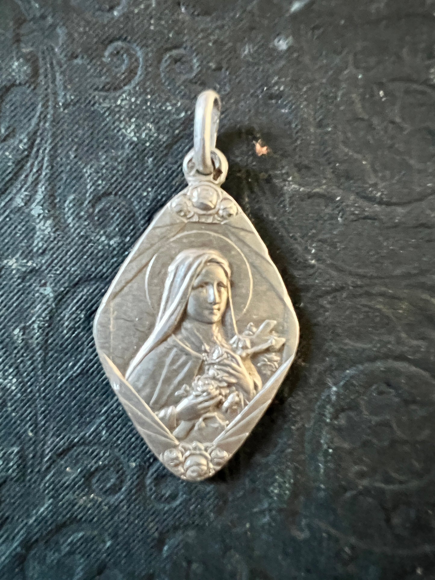 純銀製アンティークメダイ(聖テレーズ)