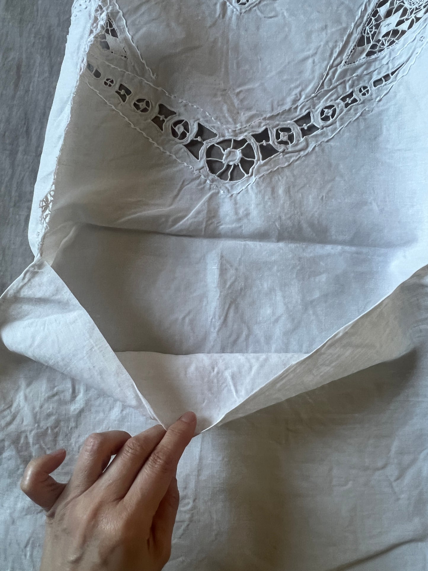 刺繍とレースのランジェリーサック