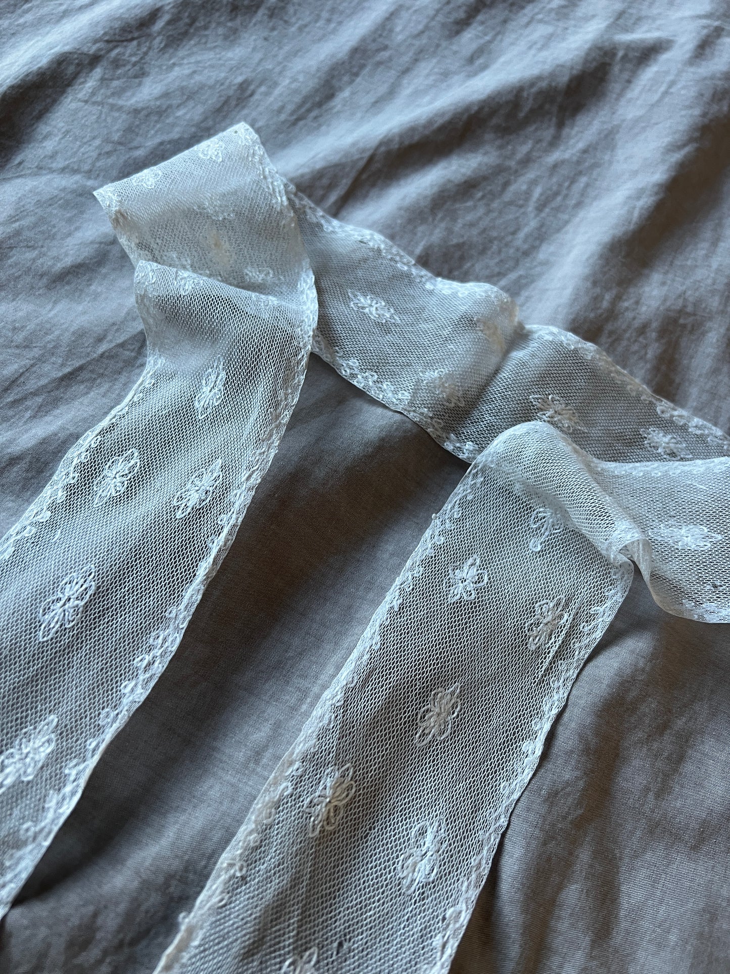 チュール刺繍レースラペット