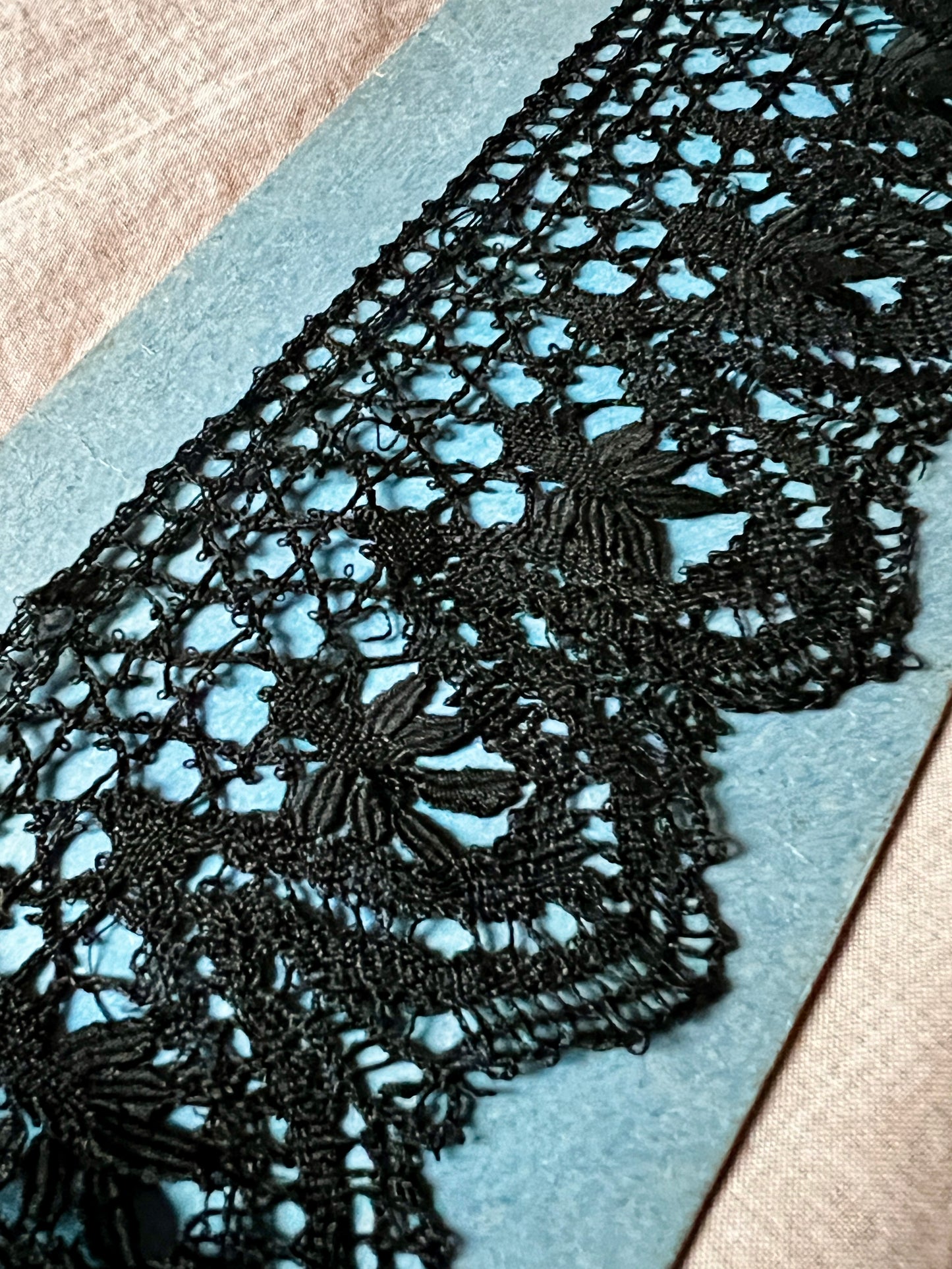 台紙巻きボビンレース