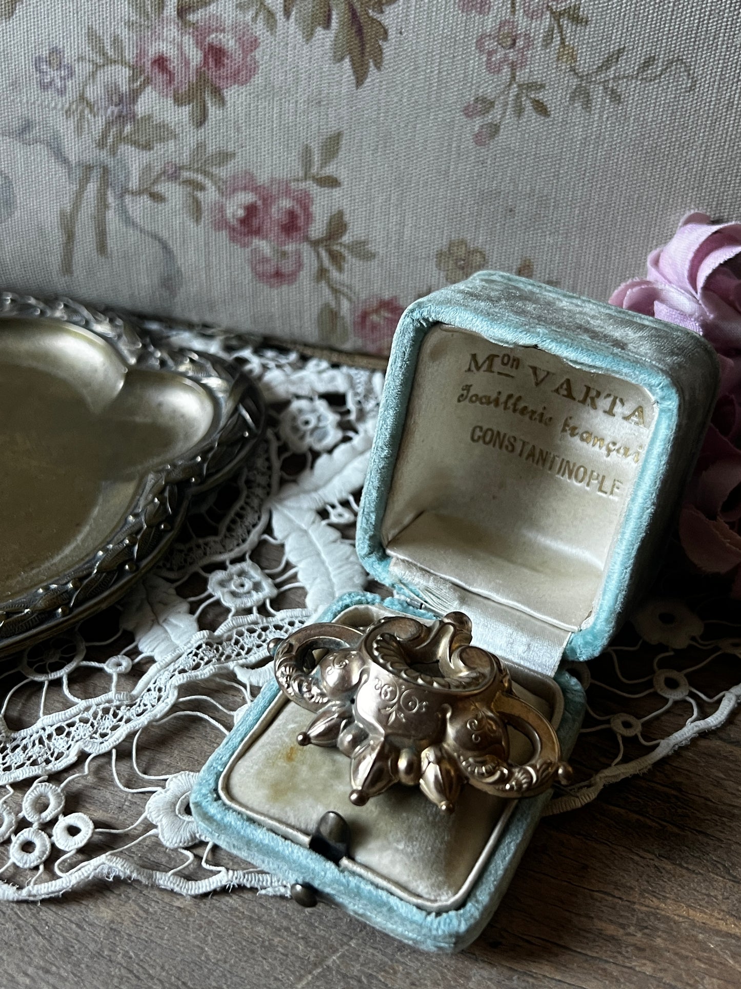 アンティークブローチ