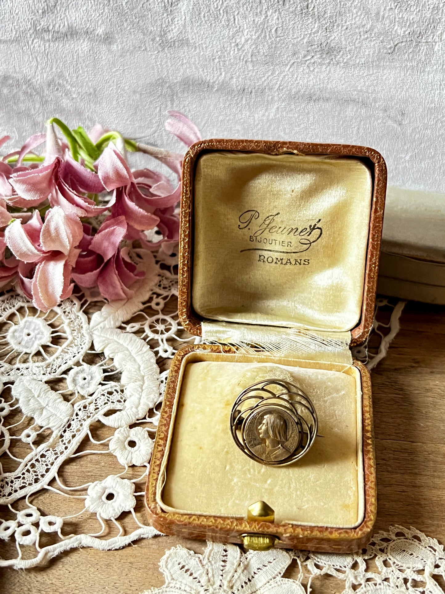 アンティークブローチ(ジャンヌダルク)