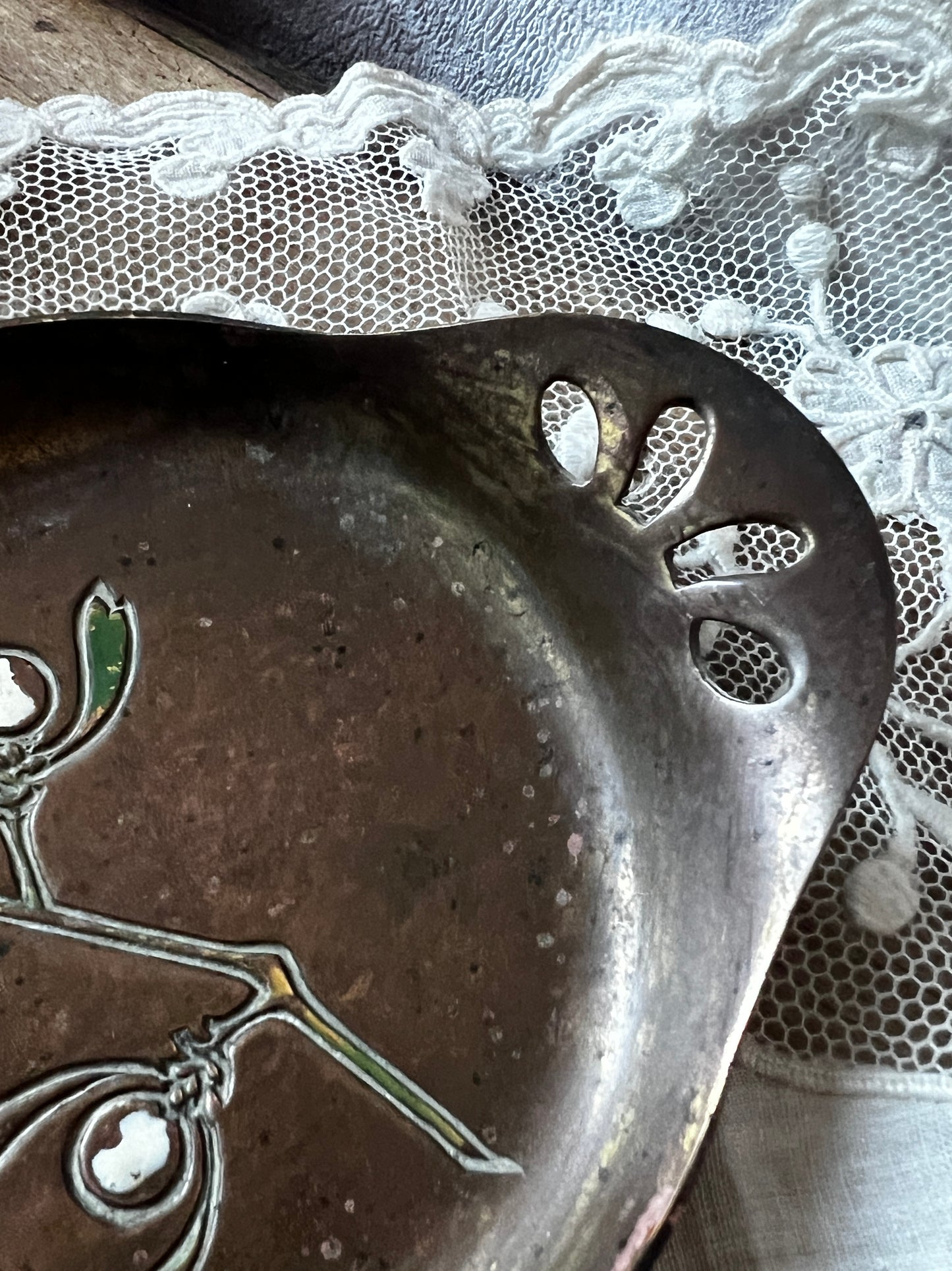 ヤドリギの真鍮トレイ