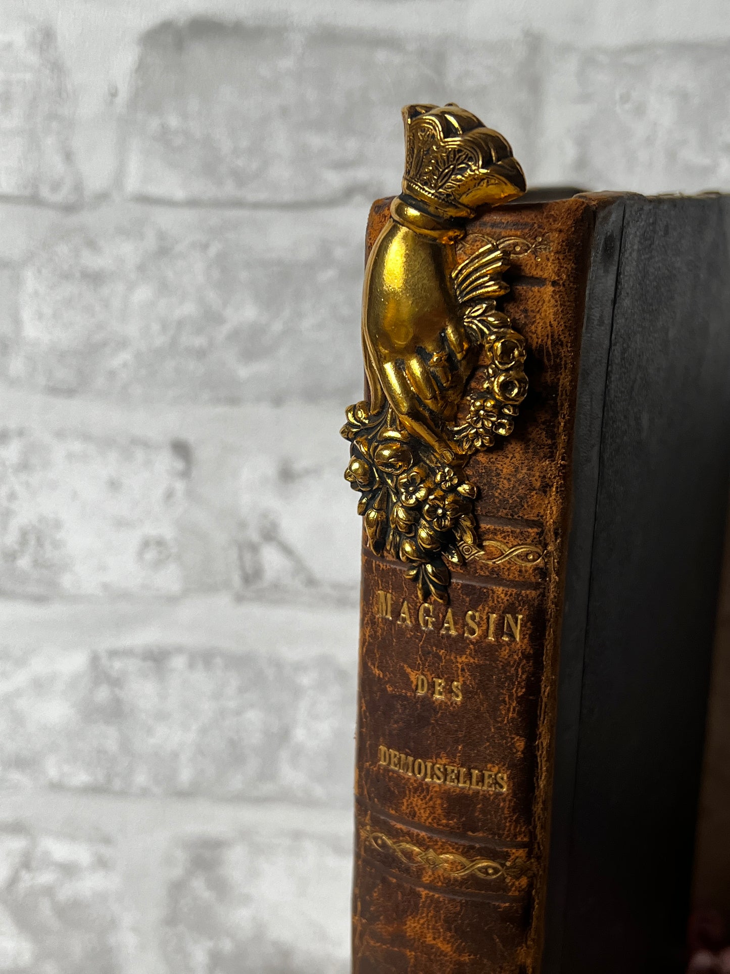 ★ハンドモチーフブックエンド