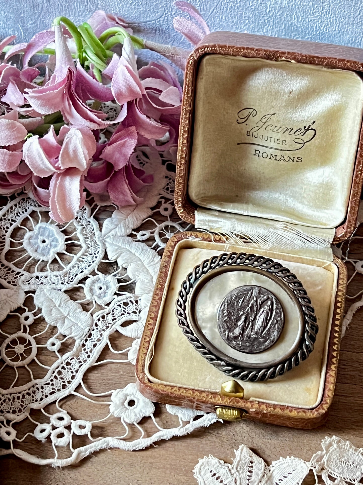 アンティークブローチ(ルルド)