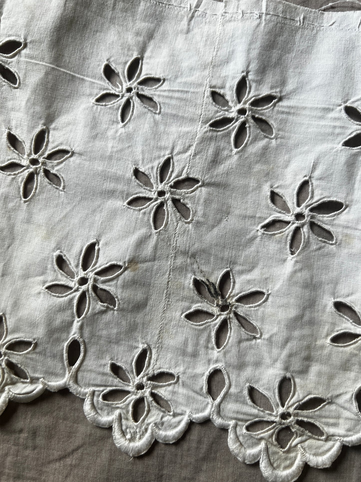 カットワークドレスパーツ