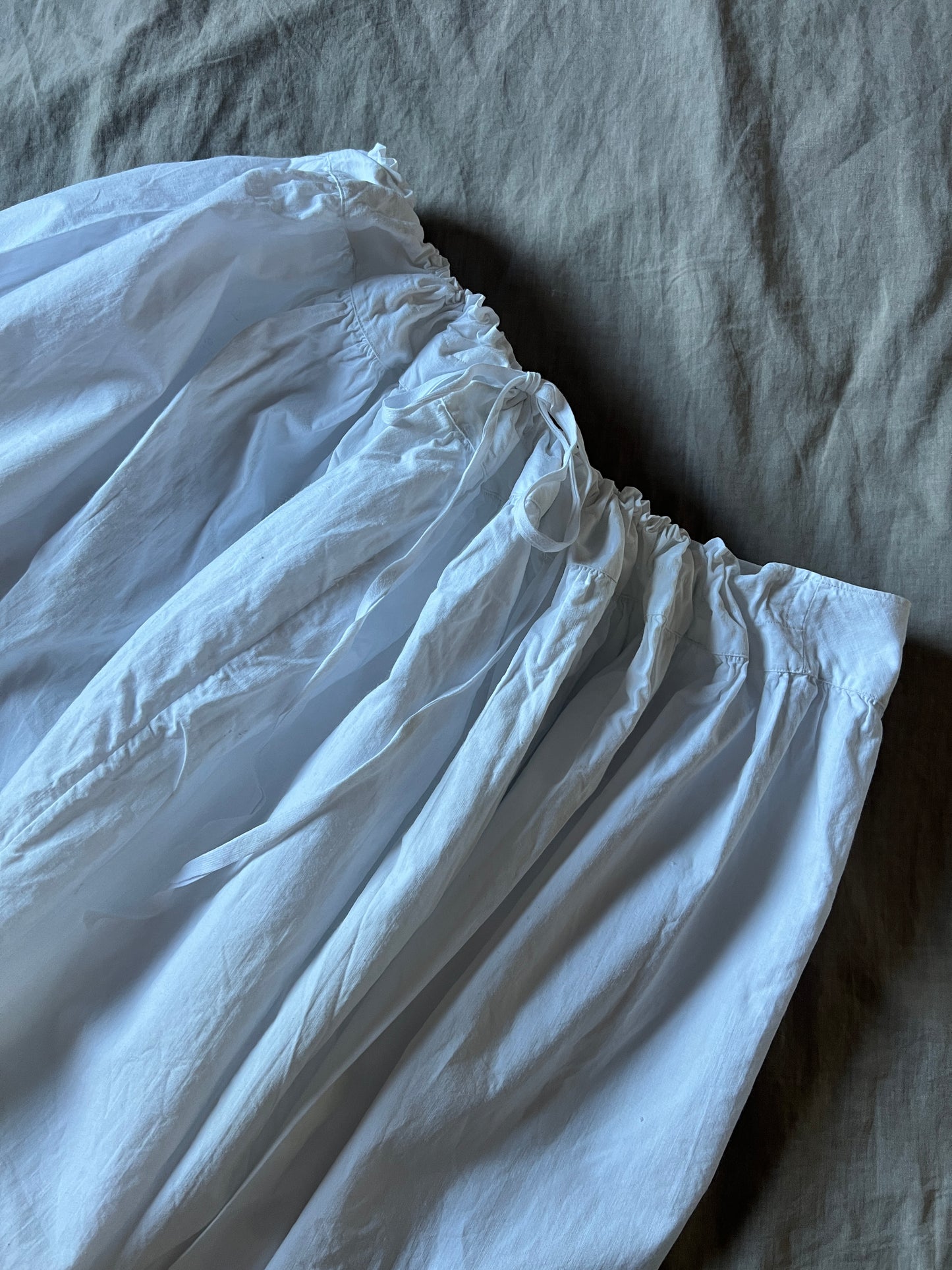 アンティークペチスカート