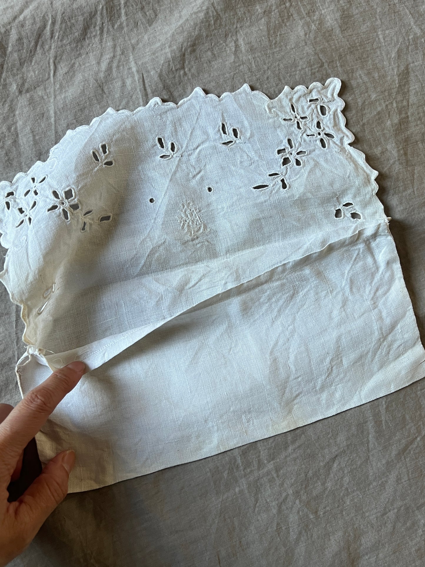 モノグラム刺繍入りカトラリーサック