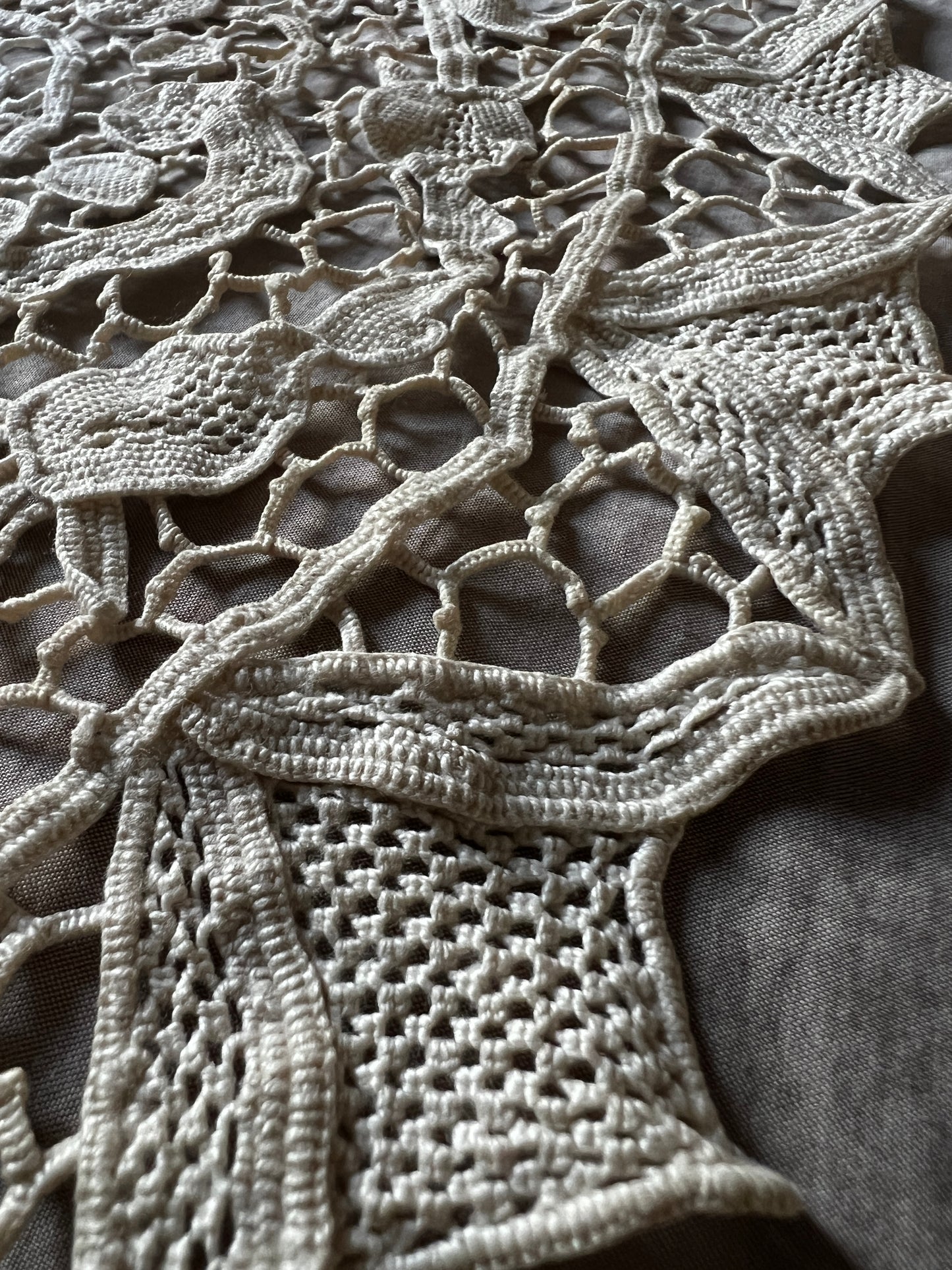 ニードルレースオーバル型クロス