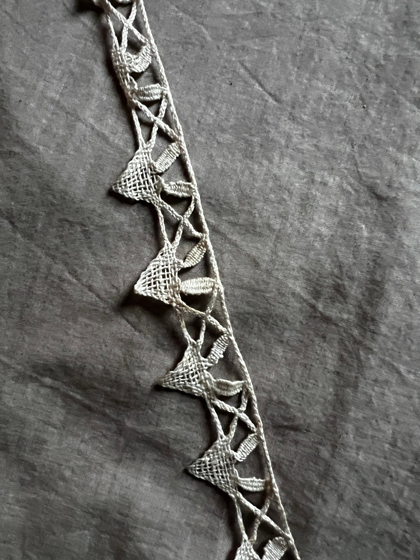 台紙巻きボビンレース