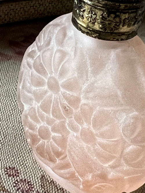 ガラスの香水瓶(ピンクマット)