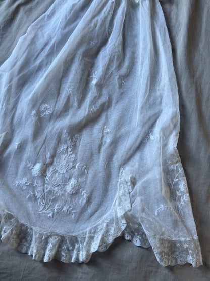 チュール刺繍レースベビードレス