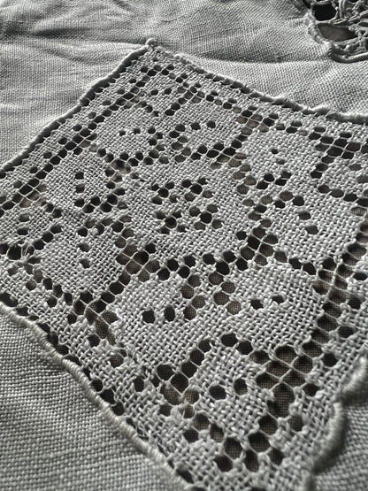 レースモチーフ円形クロス