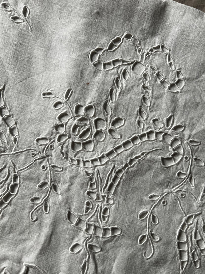 ★刺繍のランジェリーサック(鳥)