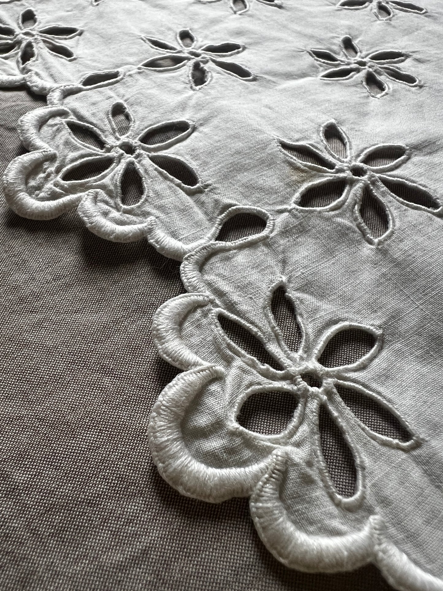 カットワークドレスパーツ