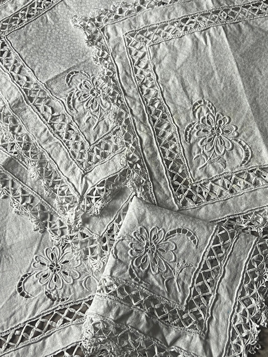 刺繍とレースのクロスセット