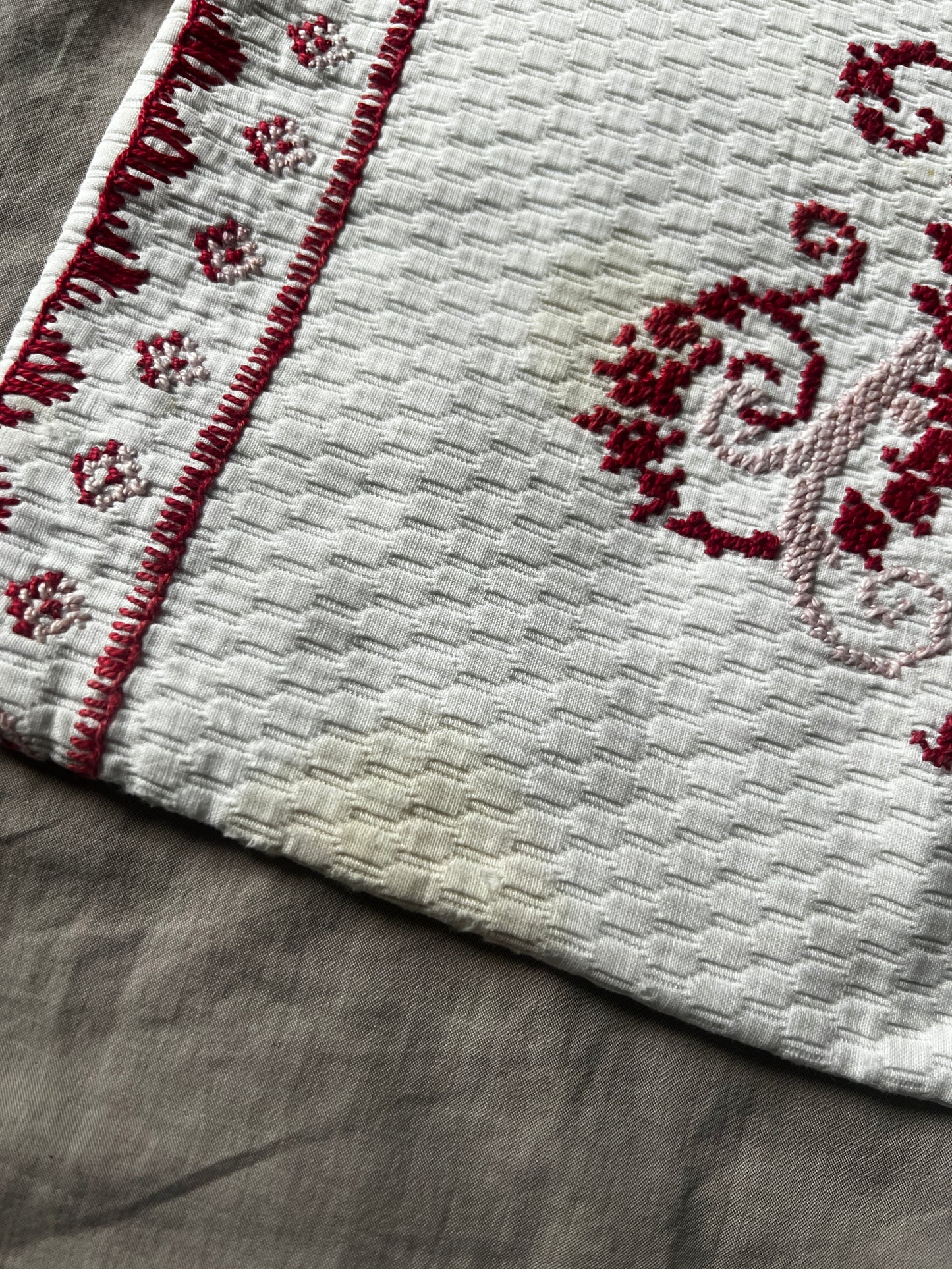 刺繍リネンケース(ボタン付き)