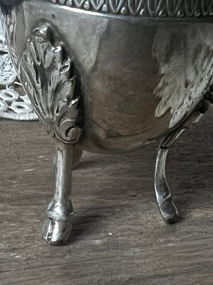 獣脚銀エッグスタンド