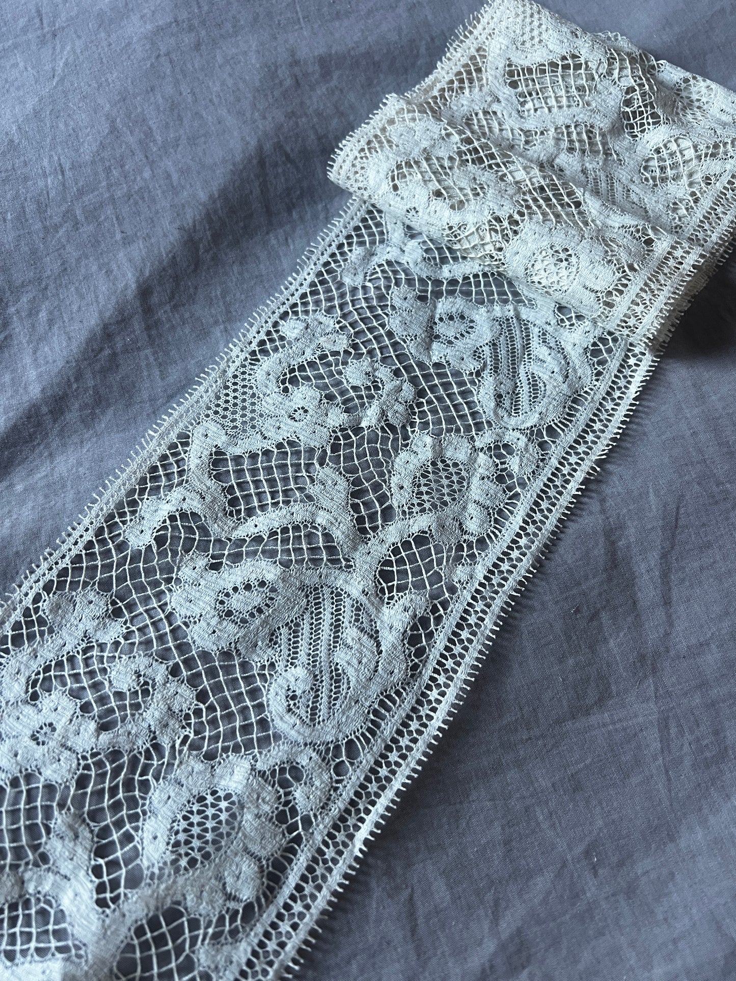 アンティークレース