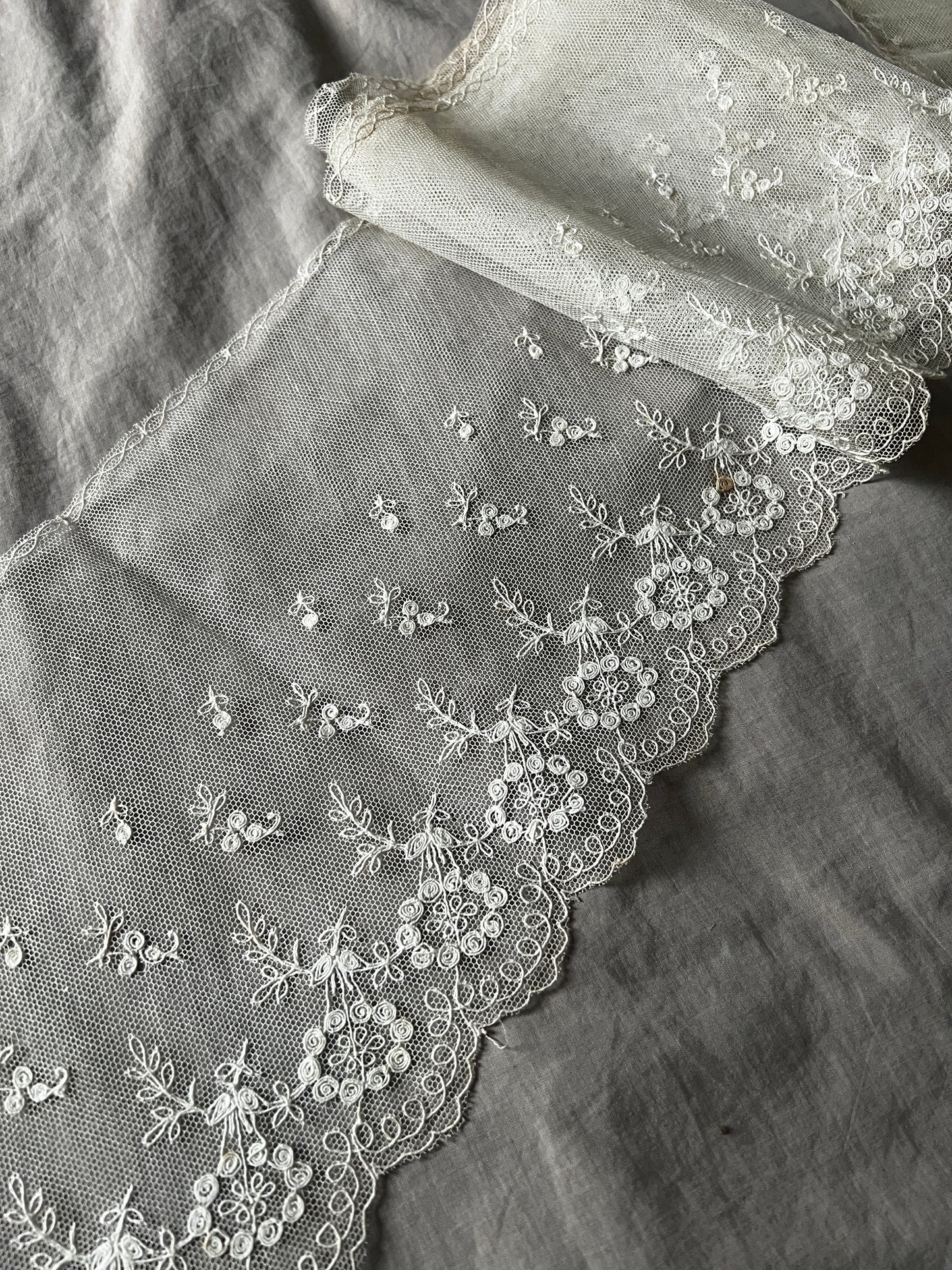 ★チュール刺繍レース