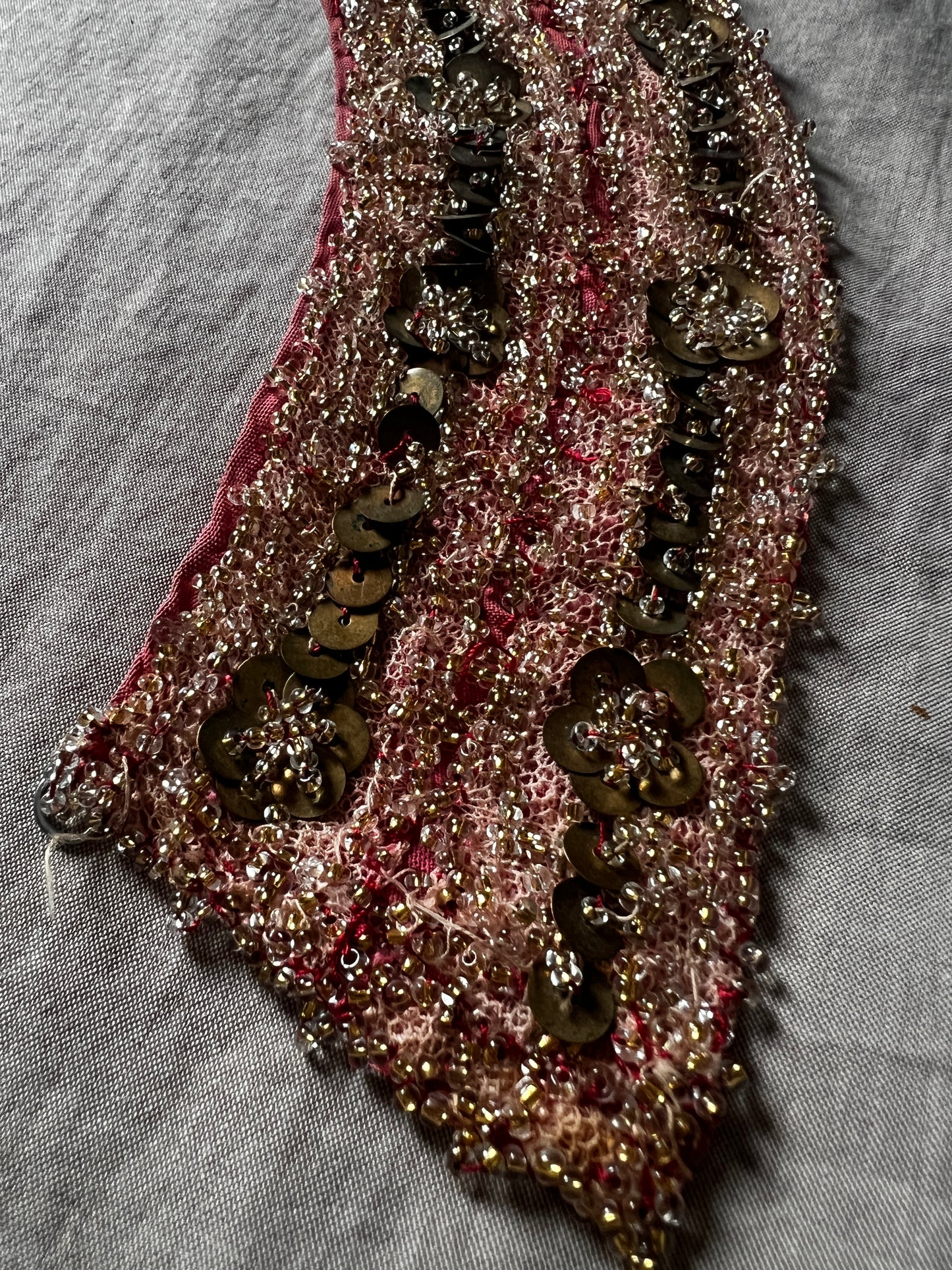 ビーズ刺繍の飾り襟(ローズ)