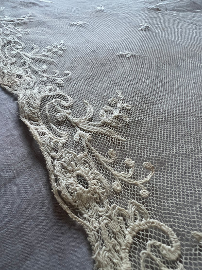 チュール刺繍レース