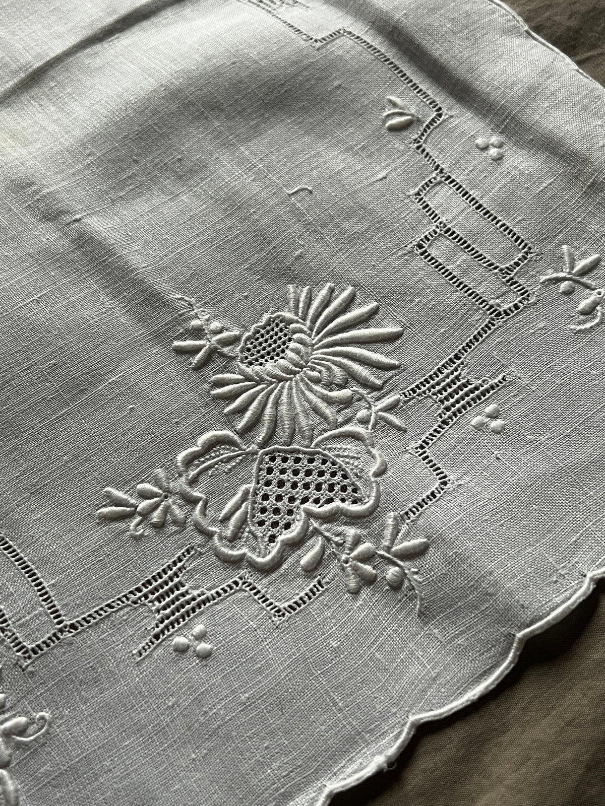 アンティーク 刺繍 すませ テーブルクロス フランス製 195cm✖️125cm大判