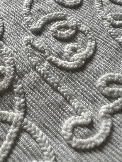 刺繍ドイリー(王冠)