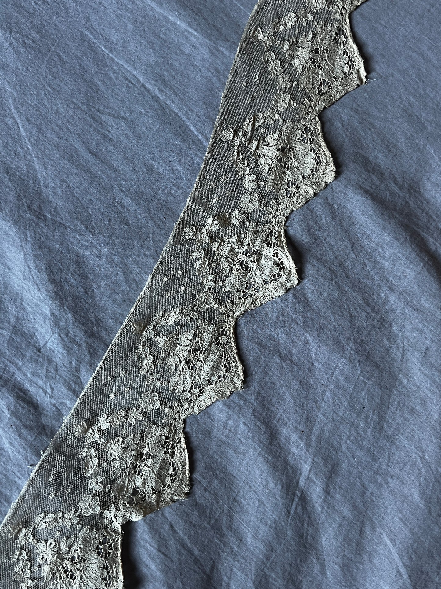 アンティークレース