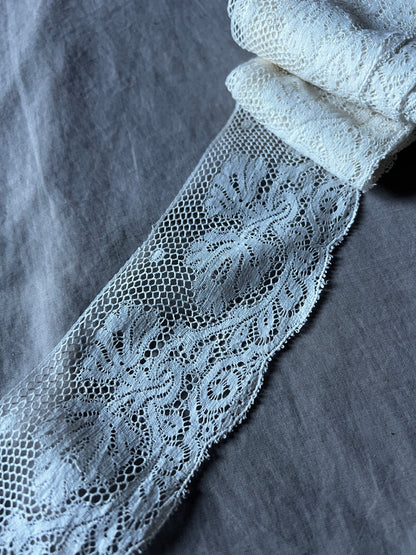 アンティークレース