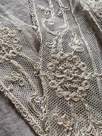 チュール刺繍レース