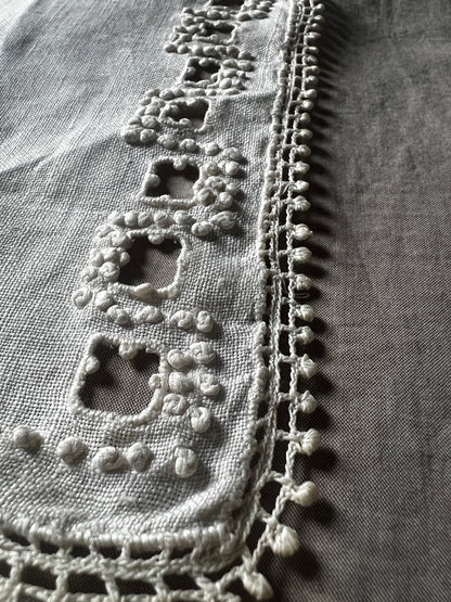 ★刺繍のミニクロス